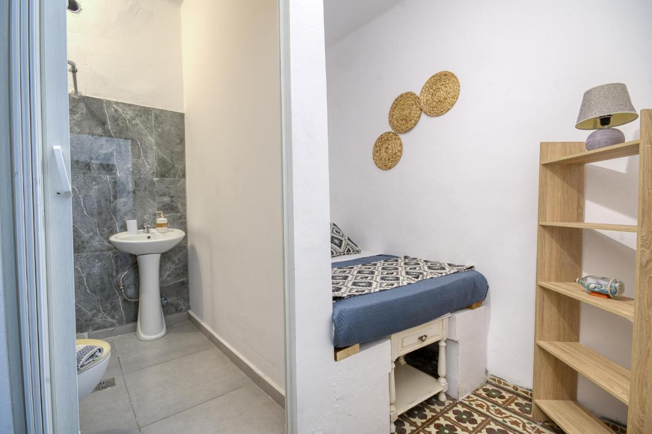 Mascot Bar Street Apartments Rhodes City 外观 照片